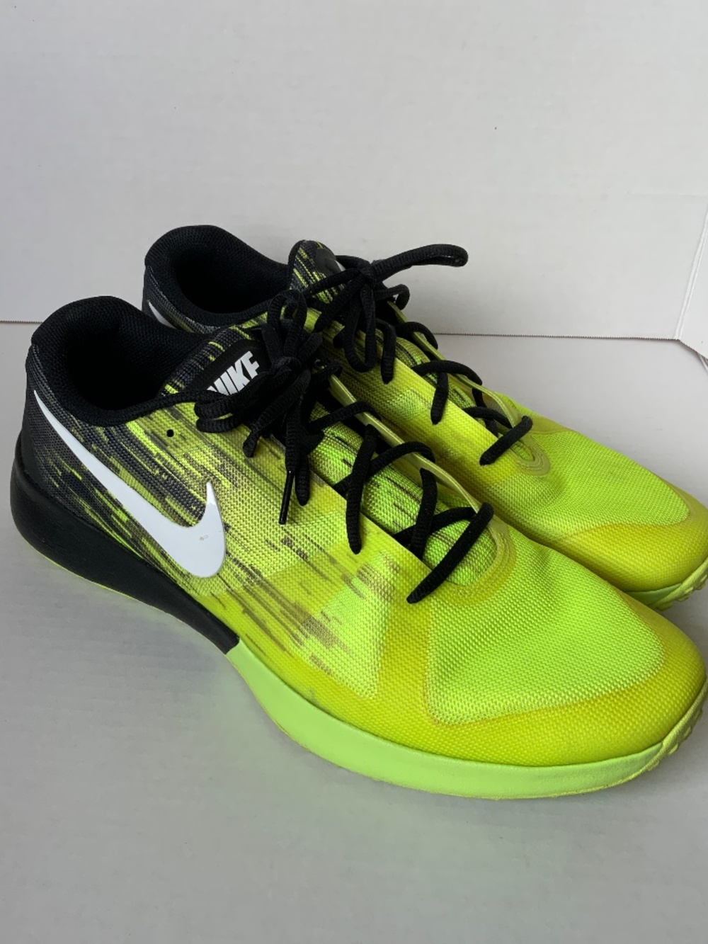 Men’s Nike Training Shoes Vibrant yellow and black size 14